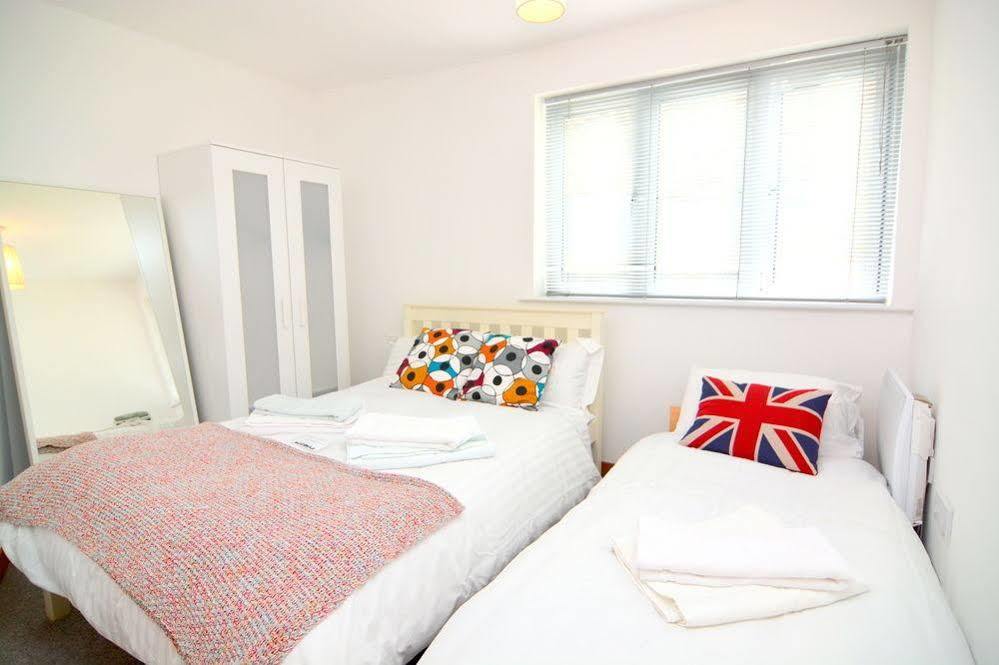 Apartment Wharf - Cuba Street London Bagian luar foto