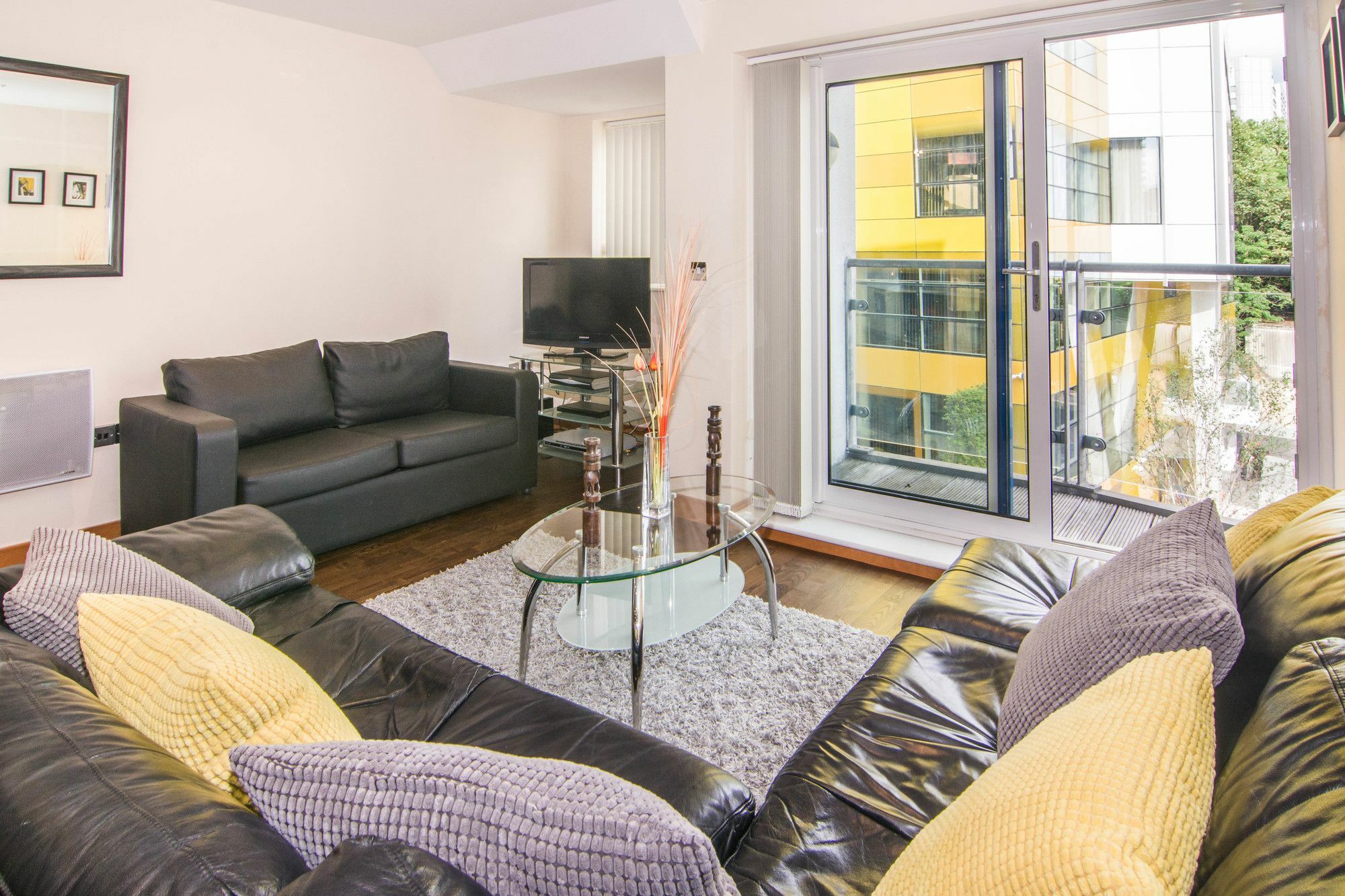 Apartment Wharf - Cuba Street London Bagian luar foto